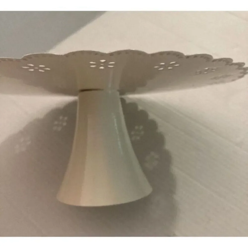 Retro Cake Stand Pedestal Cream Black Scalloped Metal‎ 10